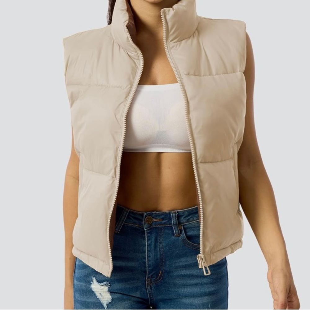 Women’s cropped puffer vest NWOT